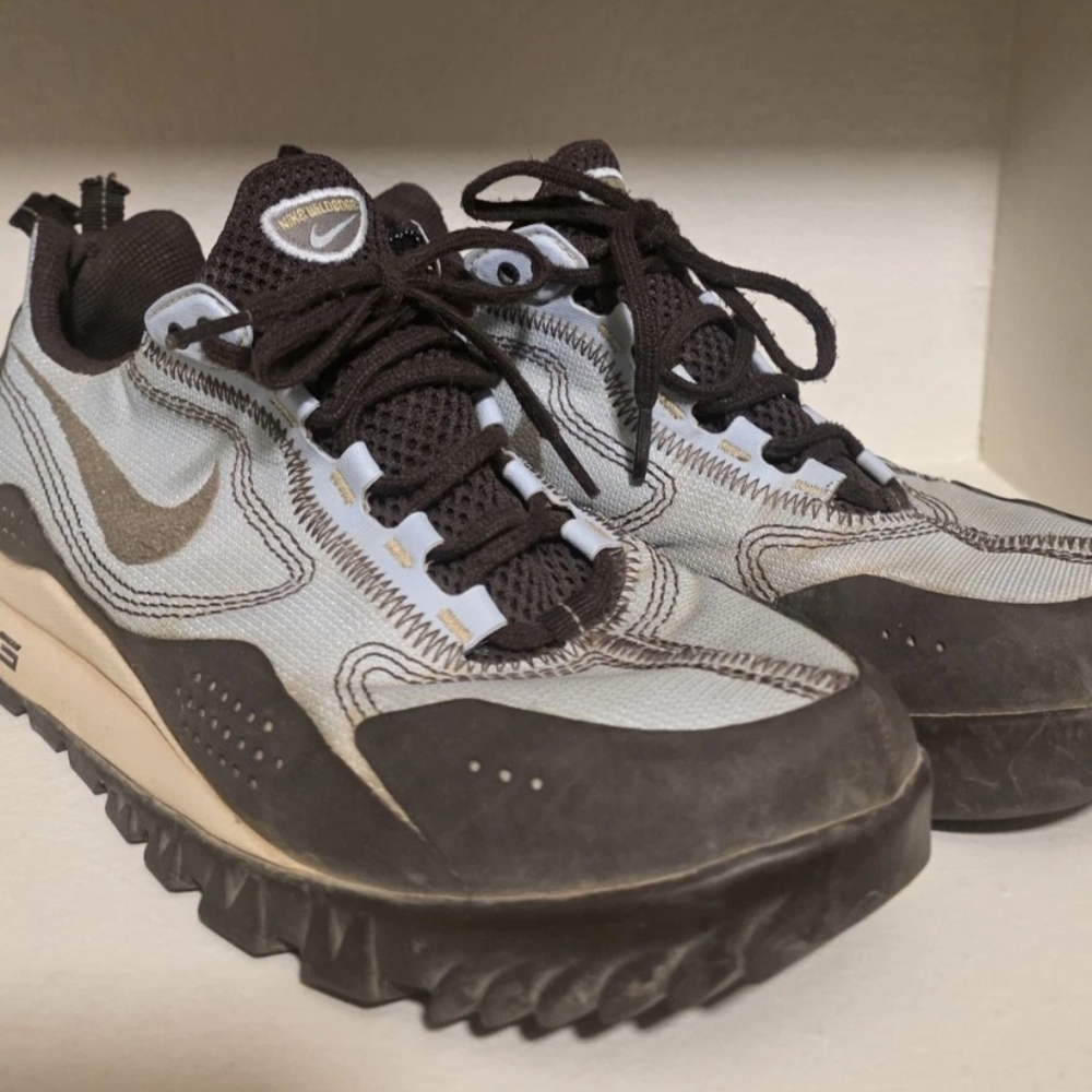 Nike ACG WILDEDGE Women’s Size 9 Trail Hiking Shoe Lace Up